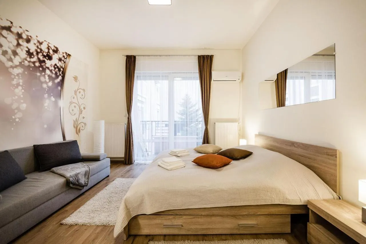 Downtown Charm With Balcony And Garden View Apartment Budapest