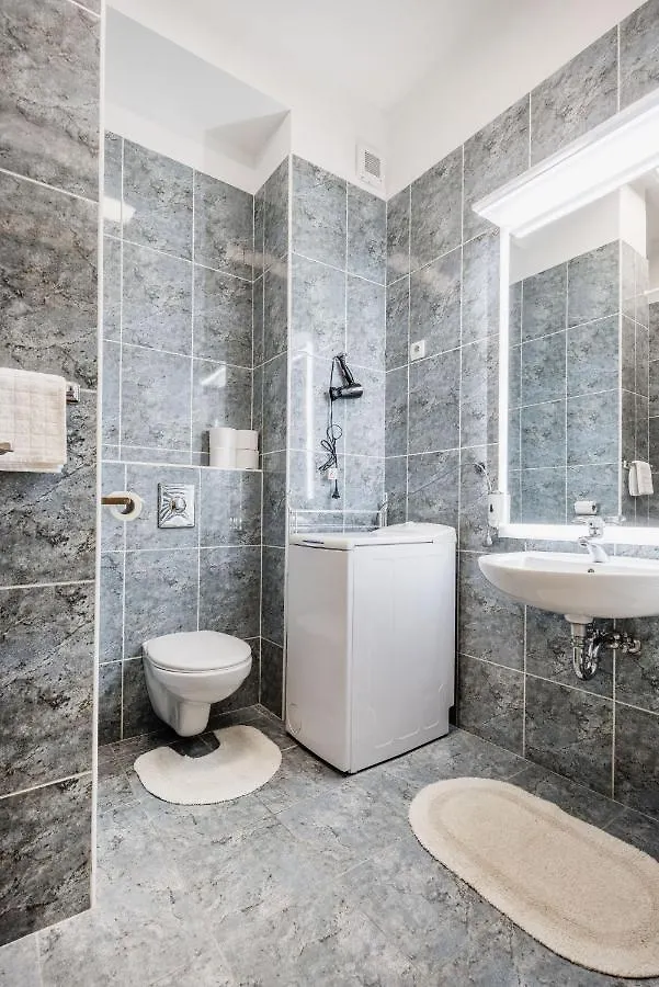 Apartamento Downtown Charm With Balcony And Garden View Budapest