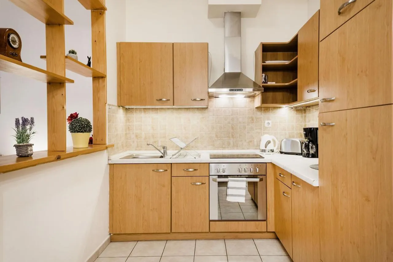 Downtown Charm With Balcony And Garden View Apartment Budapest